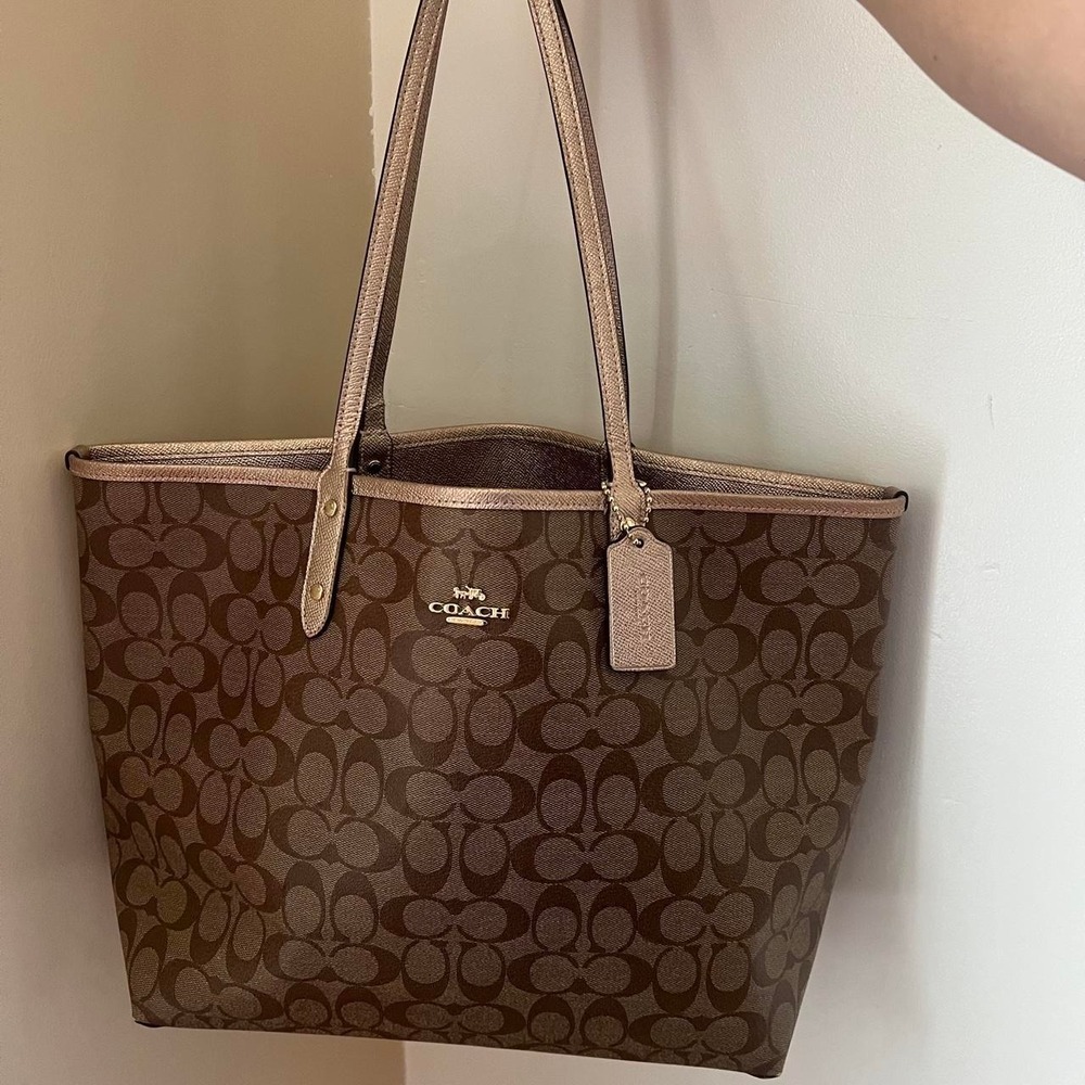 Y2K 2000s signature c monogram coach reversible city tote shoulder bag / handbag